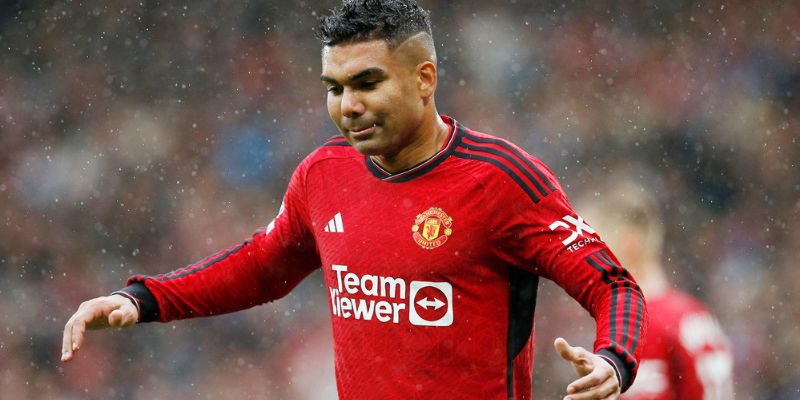 Casemiro: Từ cầu thủ trẻ tiềm năng đến 'vị thần' phòng ngự